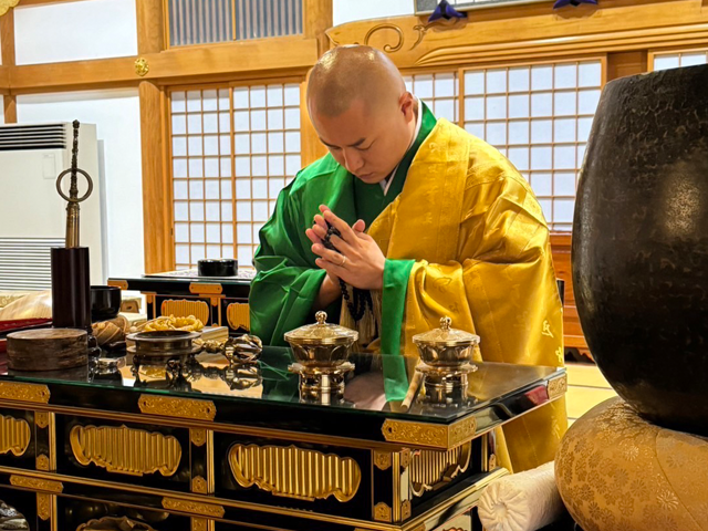 信頼のおけるお坊さんによる仏壇供養【真言宗智山派 定泰寺 山岡大悟 住職】